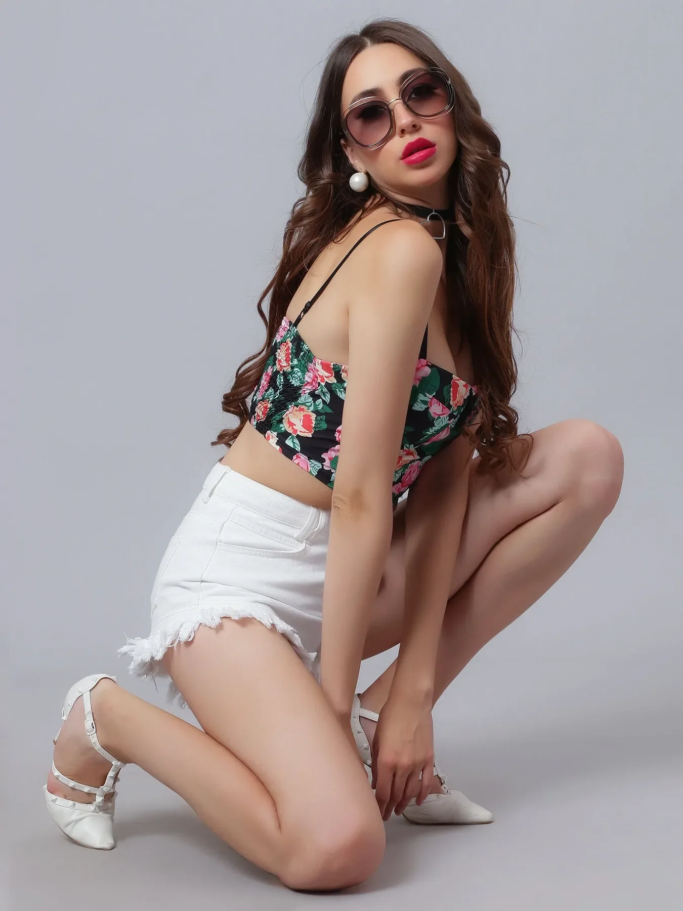 Hot Frayed Denim Shorts - Image 12